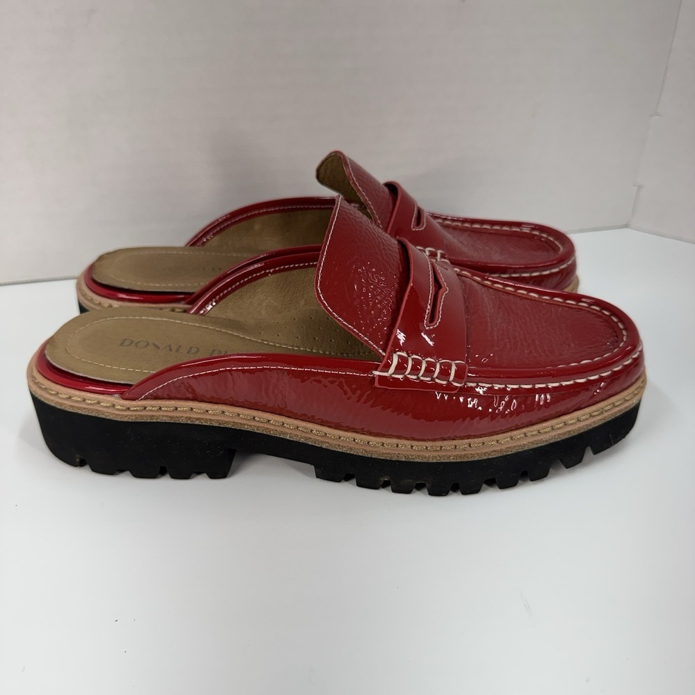 Donald Pliner Women's Hillie Crinkle Patent Slip On Loafers Tomato Red Size 8 - Picture 2 of 7